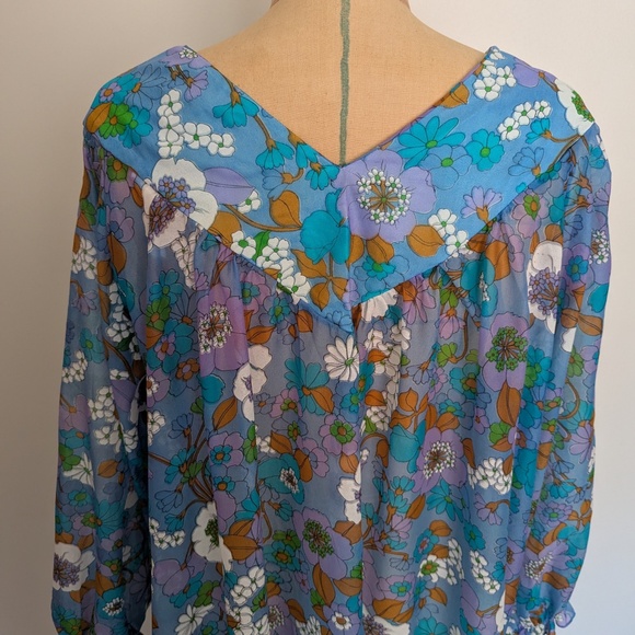 Vintage Flower Nightgown - Picture 7 of 9